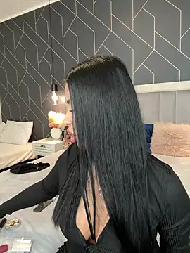 EmyLaveau online show from 15, 2, 2025