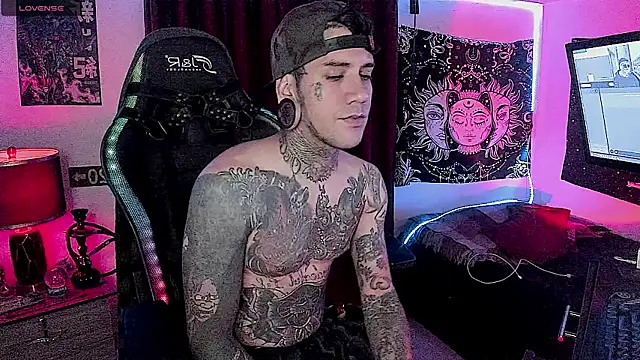 Snapshot of josh__ackerman chatting on 30, 12, 2024 josh ackerman online show from 30, 12, 2024