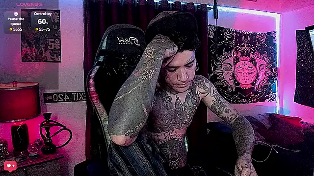 Snapshot of josh__ackerman chatting on 30, 12, 2024 josh ackerman online show from 30, 12, 2024