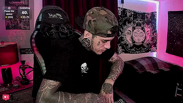 Snapshot of josh__ackerman chatting on 2, 1, 2025 josh ackerman online show from 2, 1, 2025