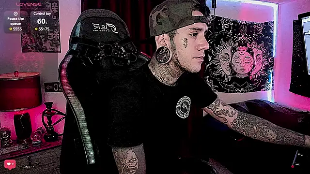 Snapshot of josh__ackerman chatting on 4, 1, 2025 josh ackerman online show from 4, 1, 2025