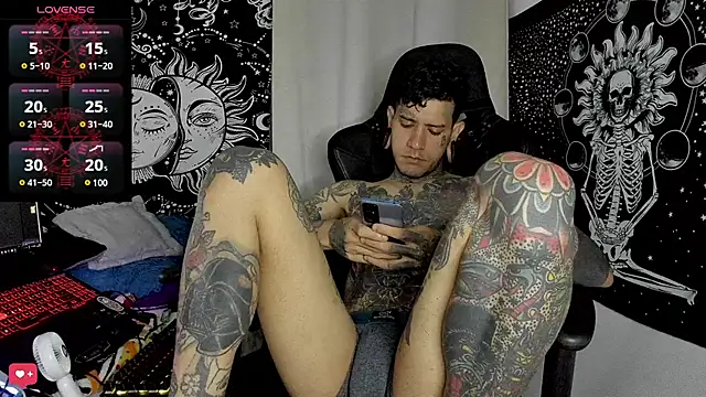 Snapshot of josh__ackerman chatting on 20, 1, 2025 josh ackerman online show from 20, 1, 2025