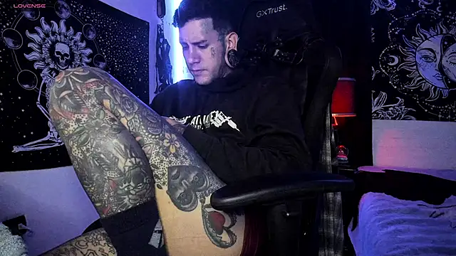 Snapshot of josh__ackerman chatting on 4, 3, 2025 josh ackerman online show from 4, 3, 2025