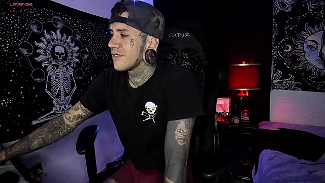 Snapshot of josh__ackerman chatting on 4, 3, 2025 josh ackerman online show from 4, 3, 2025