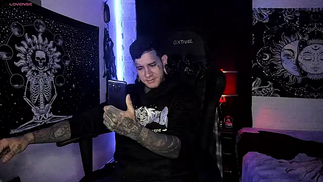 Snapshot of josh__ackerman chatting on 11, 3, 2025 josh ackerman online show from 11, 3, 2025