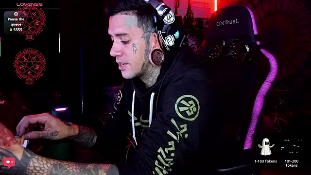 Snapshot of josh__ackerman chatting on 2, 10, 2025 josh ackerman online show from 2, 10, 2025