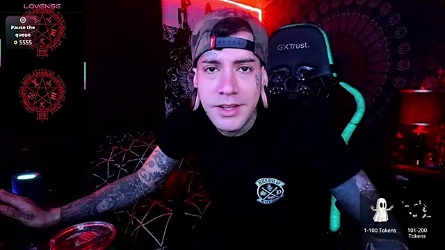 Snapshot of josh__ackerman chatting on 2, 10, 2025 josh ackerman online show from 2, 10, 2025