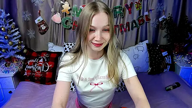 Snapshot of LilyStarlight chatting on 1, 1, 2025 LilyStarlight online show from 1, 1, 2025