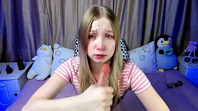 Snapshot of LilyStarlight chatting on 4, 1, 2025 LilyStarlight online show from 4, 1, 2025