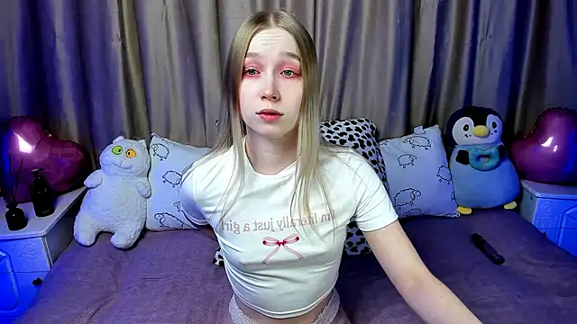 Snapshot of LilyStarlight chatting on 14, 2, 2025 LilyStarlight online show from 14, 2, 2025