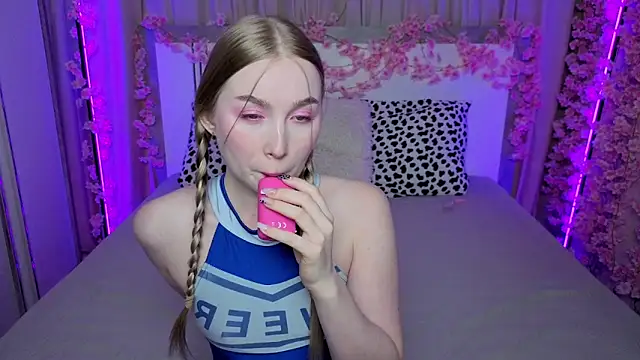 LilyStarlight online show from 25, 5, 2026