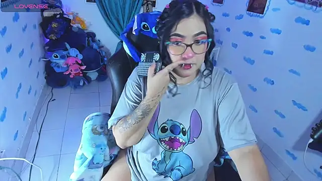 Snapshot of OnlyBluex chatting on 15, 10, 2025 OnlyBluex online show from 15, 10, 2025