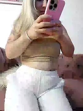 Snapshot of cositarica2555 chatting on 27, 3, 2026 cositarica2555 online show from 27, 3, 2026