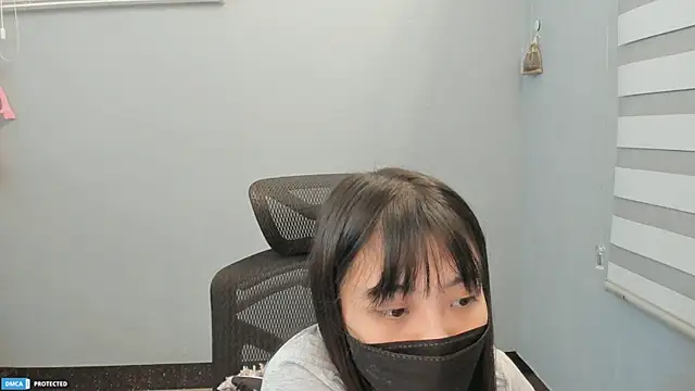 Ayase momo online show from 5, 1, 2025