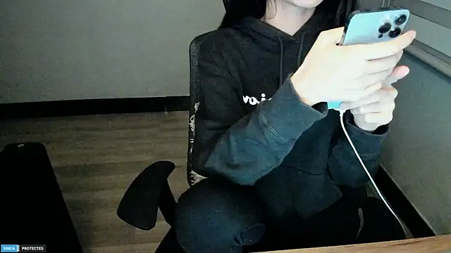 Ayase momo online show from 19, 1, 2025