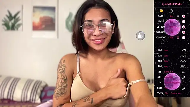 Alaia Pope online show from 4, 2, 2025