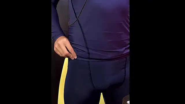 Snapshot of asiahot_liam chatting on 29, 1, 2025 asiahot liam online show from 29, 1, 2025