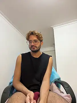 Snapshot of peterannaud chatting on 20, 9, 2025 peterannaud online show from 20, 9, 2025