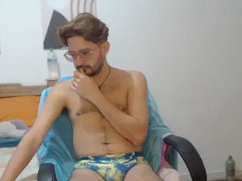 Snapshot of peterannaud chatting on 12, 10, 2025 peterannaud online show from 12, 10, 2025