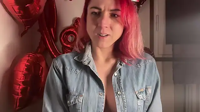 Nikky Divine online show from 4, 3, 2025