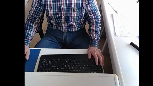 Snapshot of dutchpornking chatting on 1, 2, 2025 dutchpornking online show from 1, 2, 2025