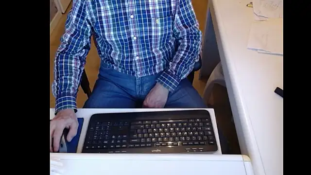 Snapshot of dutchpornking chatting on 3, 2, 2025 dutchpornking online show from 3, 2, 2025