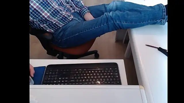 Snapshot of dutchpornking chatting on 14, 2, 2025 dutchpornking online show from 14, 2, 2025