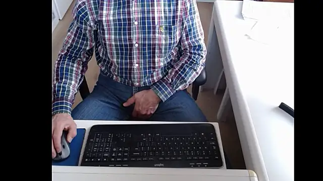 Snapshot of dutchpornking chatting on 17, 2, 2025 dutchpornking online show from 17, 2, 2025