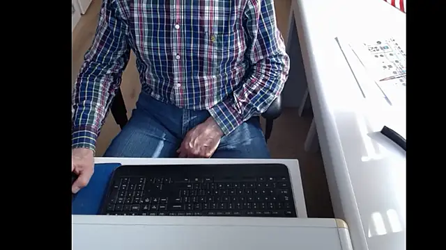 Snapshot of dutchpornking chatting on 2, 3, 2025 dutchpornking online show from 2, 3, 2025