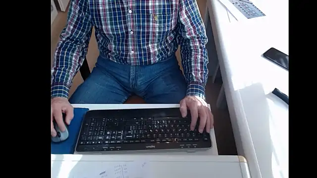 Snapshot of dutchpornking chatting on 6, 3, 2025 dutchpornking online show from 6, 3, 2025