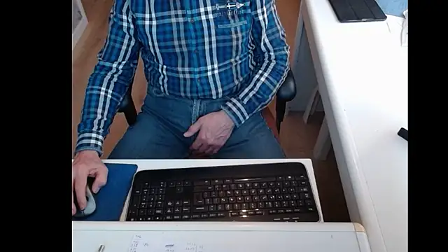 Snapshot of dutchpornking chatting on 9, 3, 2025 dutchpornking online show from 9, 3, 2025