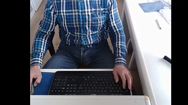 Snapshot of dutchpornking chatting on 10, 3, 2025 dutchpornking online show from 10, 3, 2025