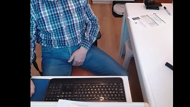 Snapshot of dutchpornking chatting on 15, 3, 2025 dutchpornking online show from 15, 3, 2025