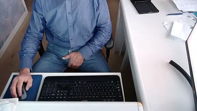 Snapshot of dutchpornking chatting on 4, 10, 2025 dutchpornking online show from 4, 10, 2025