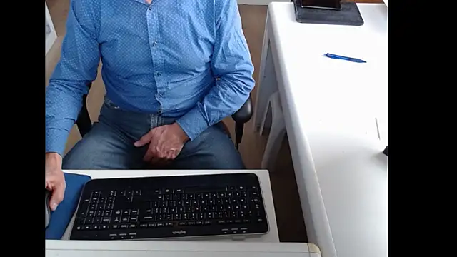 Snapshot of dutchpornking chatting on 9, 10, 2025 dutchpornking online show from 9, 10, 2025
