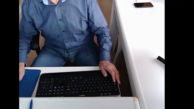 Snapshot of dutchpornking chatting on 15, 10, 2025 dutchpornking online show from 15, 10, 2025
