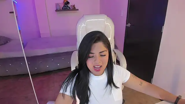 Catalinaa martinez online show from 20, 1, 2025