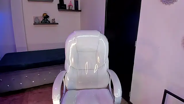 Catalinaa martinez online show from 11, 2, 2025