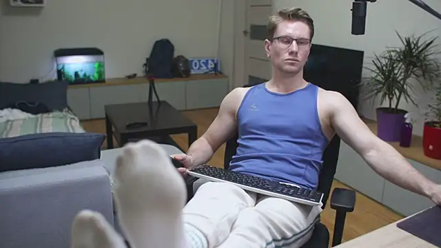 Snapshot of kevin-park chatting on 22, 2, 2025 kevin-park online show from 22, 2, 2025