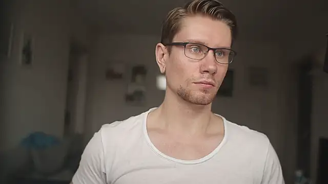 Snapshot of kevin-park chatting on 13, 3, 2025 kevin-park online show from 13, 3, 2025