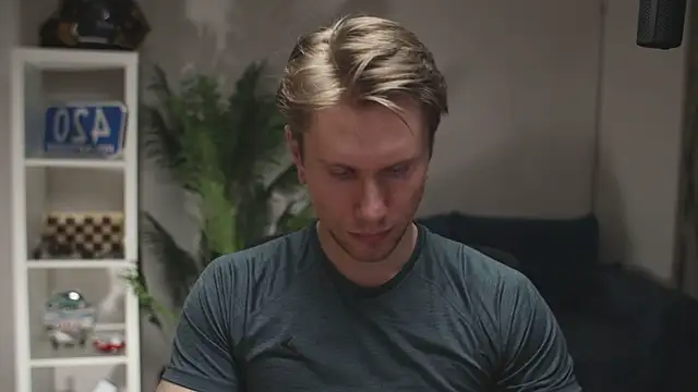 Snapshot of kevin-park chatting on 18, 3, 2025 kevin-park online show from 18, 3, 2025