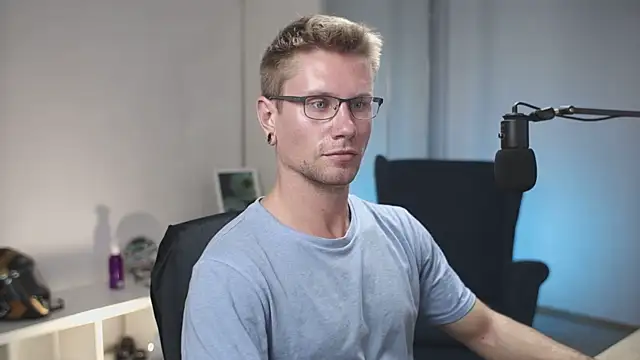 Snapshot of kevin-park chatting on 11, 9, 2025 kevin-park online show from 11, 9, 2025