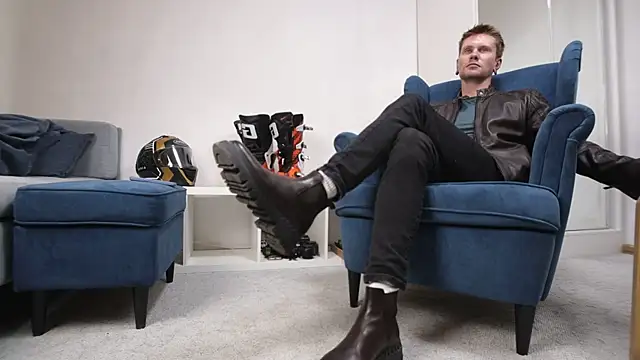 Snapshot of kevin-park chatting on 20, 9, 2025 kevin-park online show from 20, 9, 2025