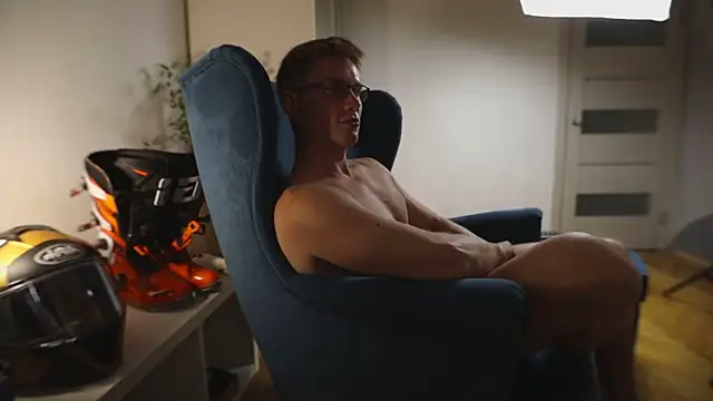 Snapshot of kevin-park chatting on 10, 10, 2025 kevin-park online show from 10, 10, 2025