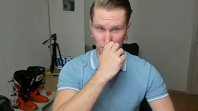 Snapshot of kevin-park chatting on 19, 10, 2025 kevin-park online show from 19, 10, 2025