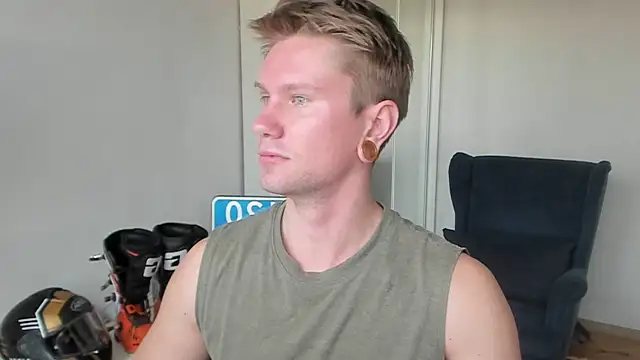 Snapshot of kevin-park chatting on 21, 10, 2025 kevin-park online show from 21, 10, 2025