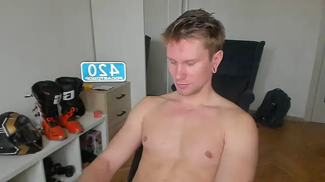 Snapshot of kevin-park chatting on 22, 10, 2025 kevin-park online show from 22, 10, 2025