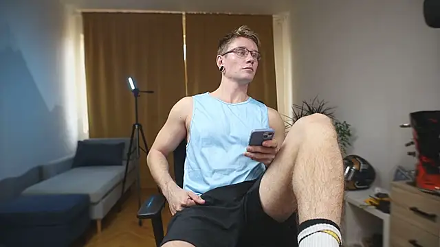 Snapshot of kevin-park chatting on 31, 10, 2025 kevin-park online show from 31, 10, 2025