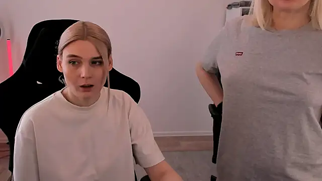 hotblonds online show from 10, 3, 2025