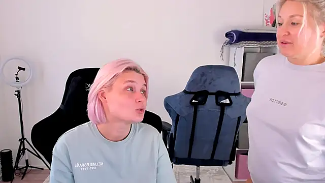 hotblonds online show from 12, 10, 2025